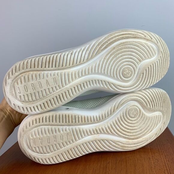 Nike Air Jordan men’s first class light bone athletic shoes size 12 main image 5